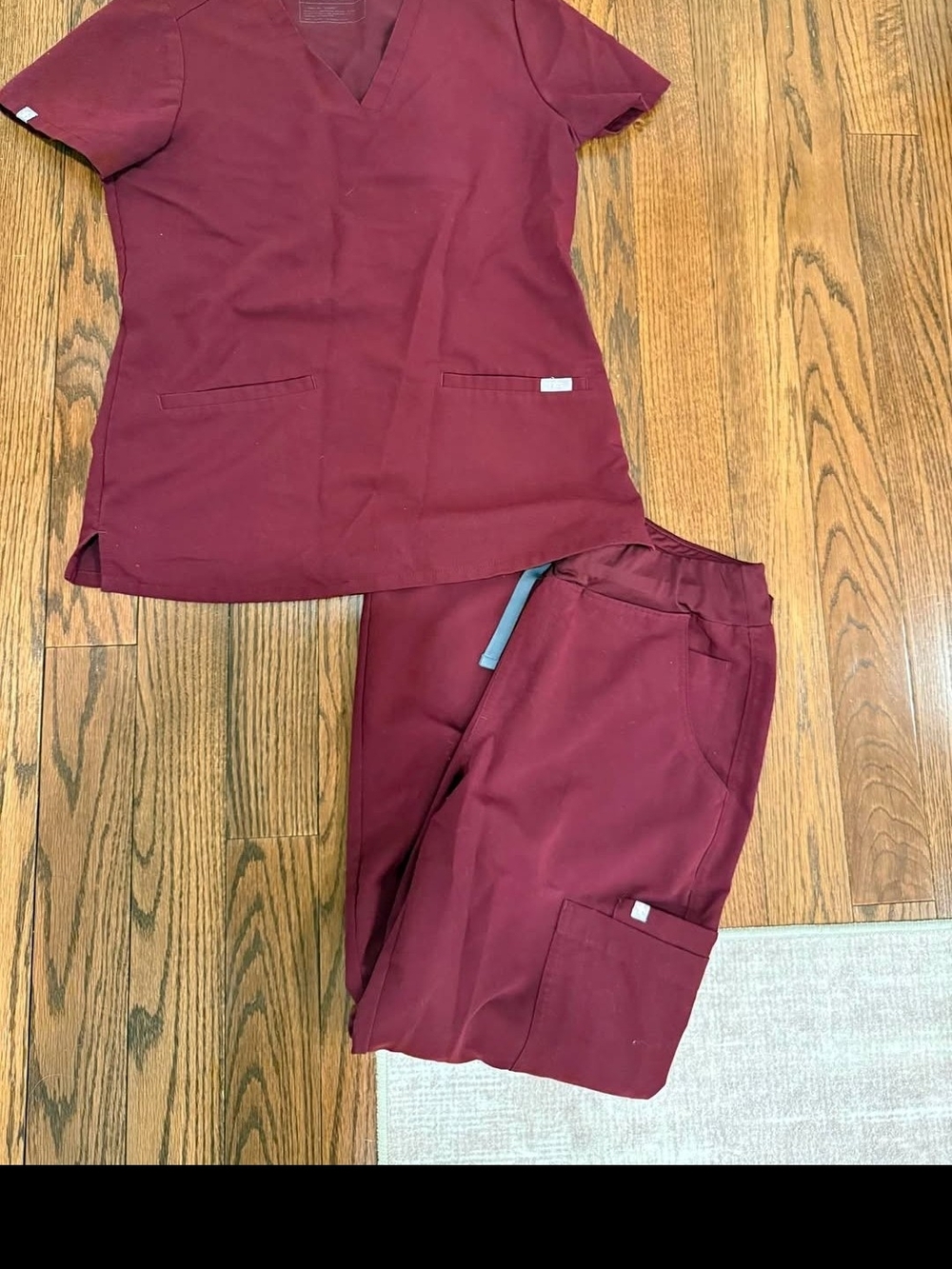 Figs XS Maroon Scrub Set Comfortable Workwear